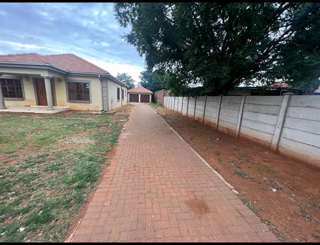 3 BEDROOM HOUSE FOR SALE IN KOOKRUS